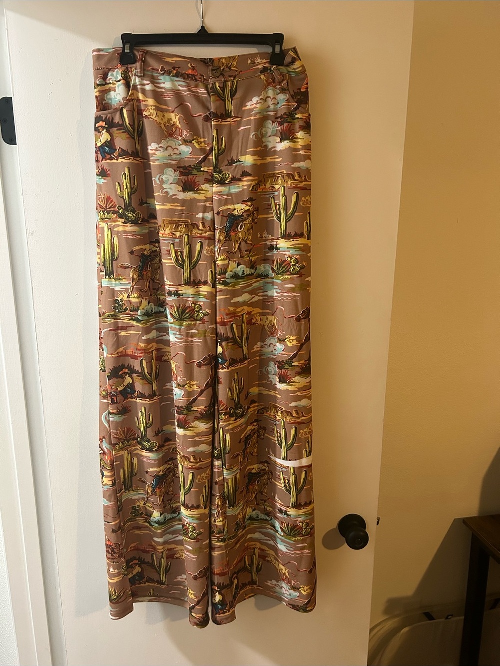Desert-Print Wide Leg Trousers in Taupe
